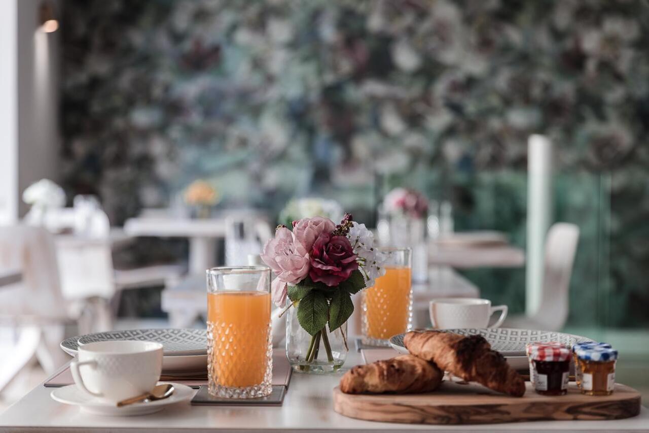 123 Mainstreet Boutique Hotel Saint Julian's ภายนอก รูปภาพ